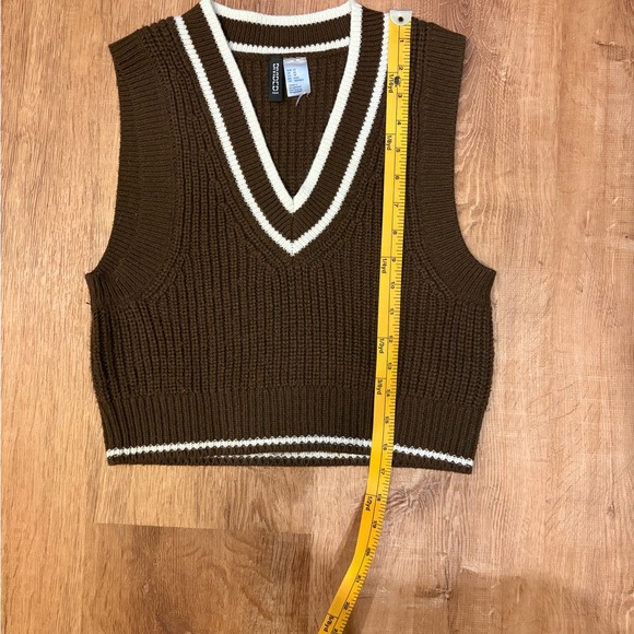 Divided by H&M Women’s Brown Sweater Vest Size XS Preppy School Girl Academia - Picture 10 of 10